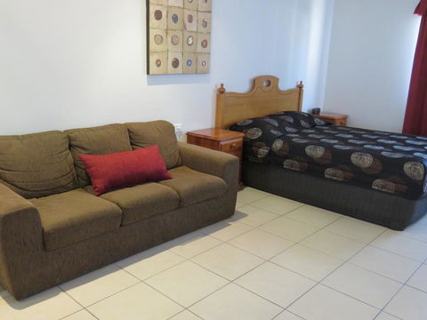 Emerald Gardens Motel & Apartments - Accommodation Bookings 1