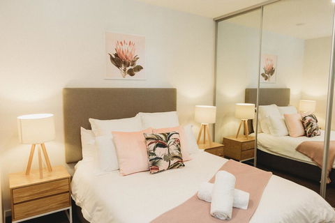 Entire Apartment-South Bank Luxe-Mater Hospital-Heated Pool-Netflix-WIFI-Gabba - Accommodation Bookings 3
