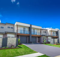 Escape At Nobbys Executive Townhouse 1 74 Pacific Drive