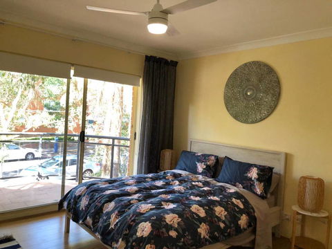 Escape To Strathfield For 8 Guests - Accommodation Bookings 1