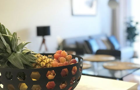 EVOLVE Near Adelaide CBD - Netflix / Wine / Lock Up Garage! - Accommodation Bookings 3