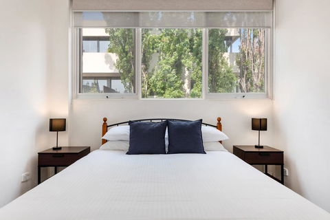 Explore Melbourne From A Convenient South Yarra Pad - Accommodation Bookings 1