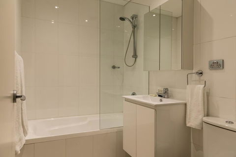 Explore Sydney From A Peaceful Modern Apartment - Accommodation Bookings 3