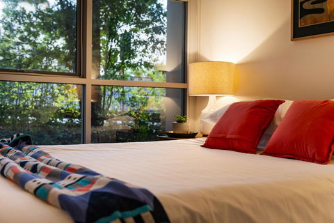 Explore Sydney From A Peaceful Modern Apartment - Accommodation Bookings 2