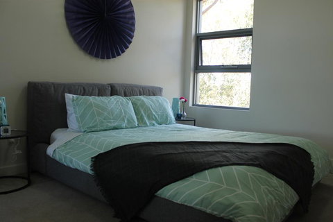 Exquisite Family Home +Parking, Close To CBD - Accommodation Bookings 0