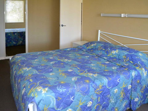 Fairholme 5, Opposite Lake - Accommodation Bookings 3