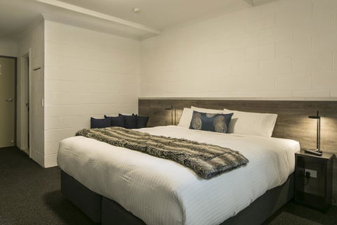 Falls Creek Hotel - Accommodation Bookings 2