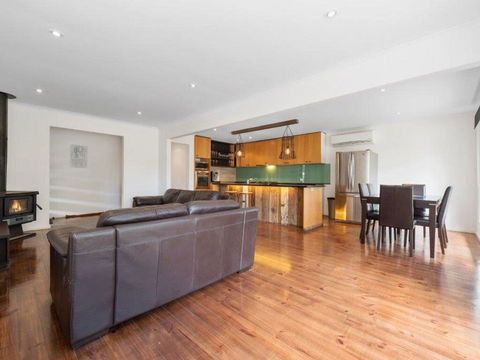 Family Foreshore Favourite - Accommodation Bookings 1