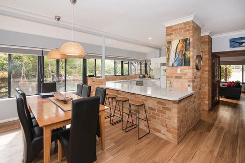 Family Friendly Holiday Haven - Accommodation Bookings 3