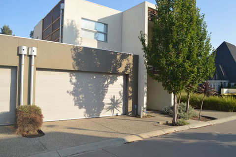 Family Friendly Unit - Accommodation Bookings 1