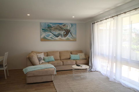 Family Getaway In Sussex - Accommodation Bookings 1