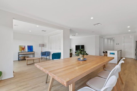 Family Holiday Paradise - New Modern Beach House - Accommodation Bookings 0