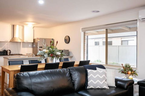 Faraday On Avoca - Accommodation Bookings 0