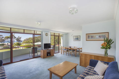 Fathoms 9 - Mollymook - Accommodation Bookings 2