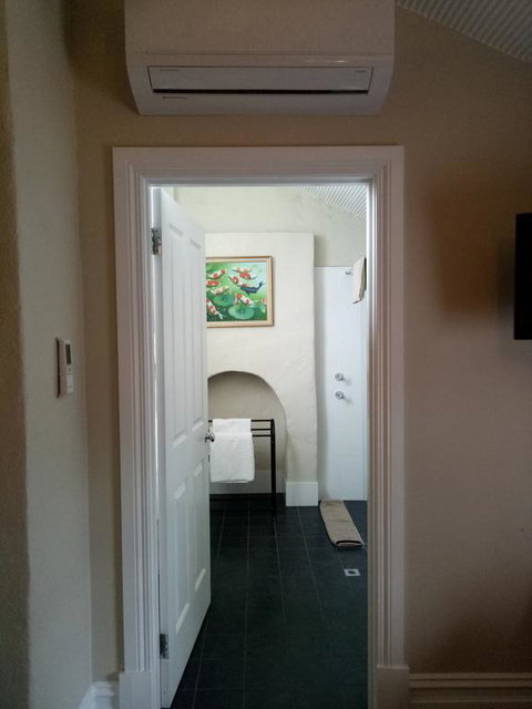 Faversham House - Accommodation Bookings 3