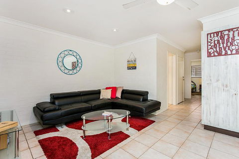 Fiesta Palms 6 - Central Byron Bay - Accommodation Bookings 1