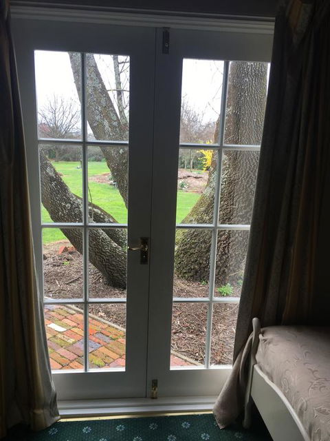 Fitzpatricks Inn - Accommodation Bookings 2