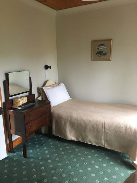 Fitzpatricks Inn - Accommodation Bookings 1