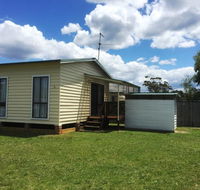 Flat 2 42 McMillan Rd - Accommodation Bookings