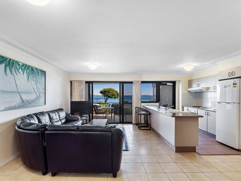 Florentine, Unit 2/11 Columbia Close - Accommodation Bookings 3