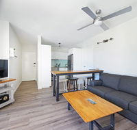 Flynns Beach Apartments 4 41 Pacific Drive