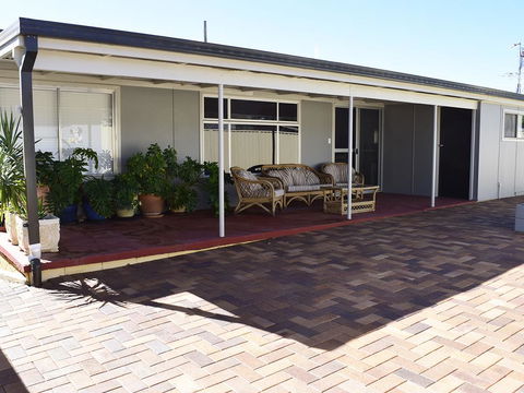 Fossickers Cottages - Accommodation Bookings 2