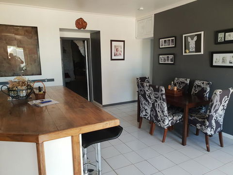Fossickers Den Dugout Accommodation - Accommodation Bookings 3