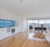 Four Kings Apartment - Deluxe 2br 3 - Accommodation Bookings