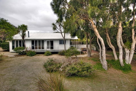 Freycinet Sanctuary @ Oyster Bay - Accommodation Bookings 2