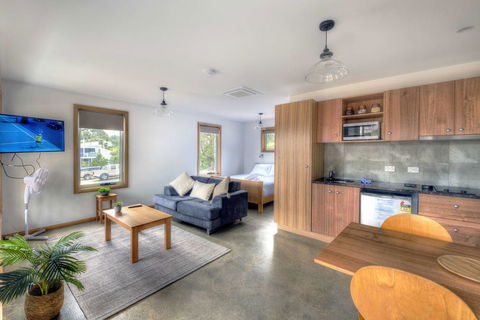 Freycinet Stone Studio 7 - Quartz - Accommodation Bookings 0