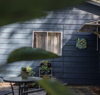 Funky Flat on Acreage - Accommodation Bookings