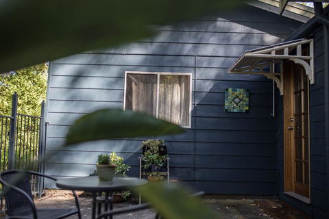 Funky Flat On Acreage - Accommodation Bookings 0