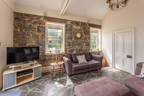 Georgia - Accommodation Bookings 3
