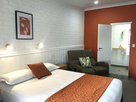 Gin Gin Village Motor Inn Motel - Accommodation Bookings 1