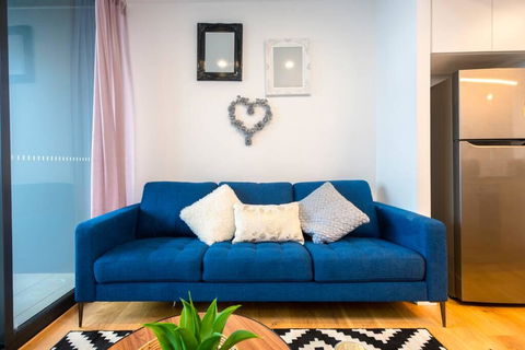 Glamorous RiverView Spacious 1BR - Accommodation Bookings 0