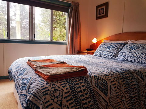 Glenbrook House & Cottage - Accommodation Bookings 3