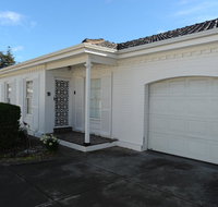 Glenelg Holiday Apartments-Colonial Square - Accommodation Bookings