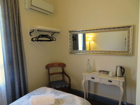 Glenella Guesthouse - Accommodation Bookings 3
