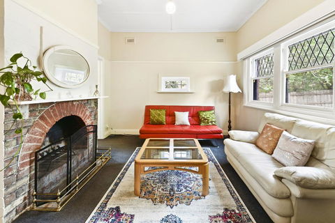 GlenIris Beautiful 6BedderFamily House+2Bath+Pool - Accommodation Bookings 0