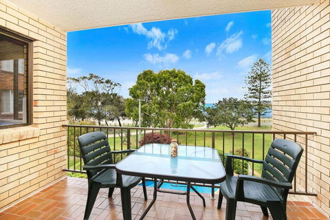 Golden Shores U7, 21 Landsborough Parade - Accommodation Bookings 1
