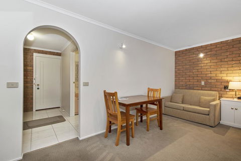 Golden Square Motor Inn - Accommodation Bookings 2