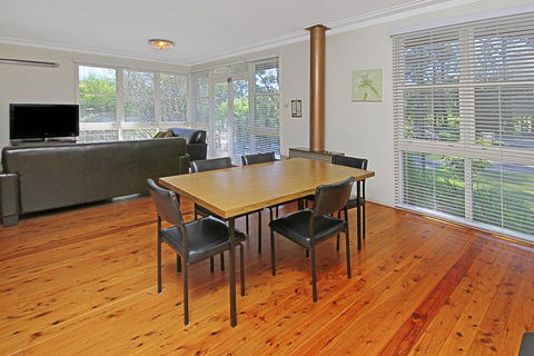 GOLF 39 MOLLYMOOK BEACH - Accommodation Bookings 1