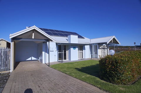 Golf And Beach Retreat - Accommodation Bookings 0