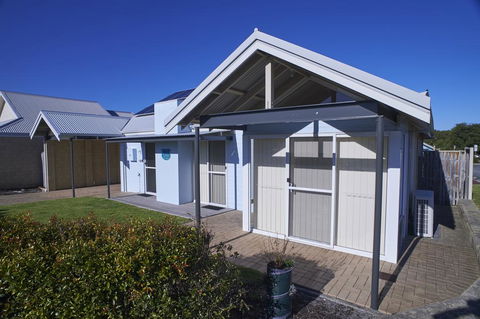 Golf And Beach Retreat - Accommodation Bookings 2