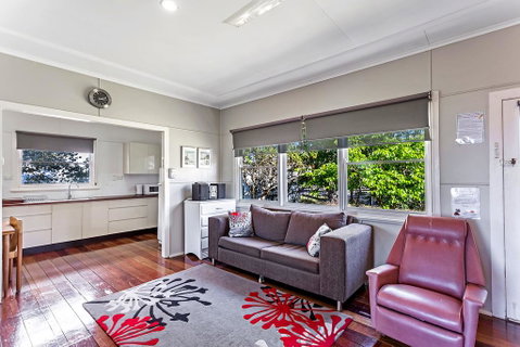 Government Road, 102 - Accommodation Bookings 1