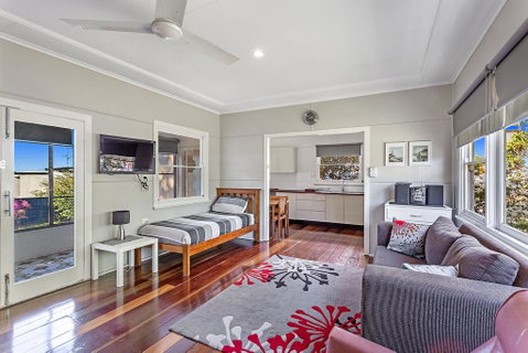 Government Road, 102 - Accommodation Bookings 0