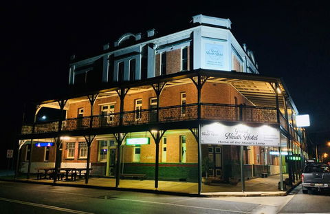 Grand Neath Hotel - Accommodation Bookings 1