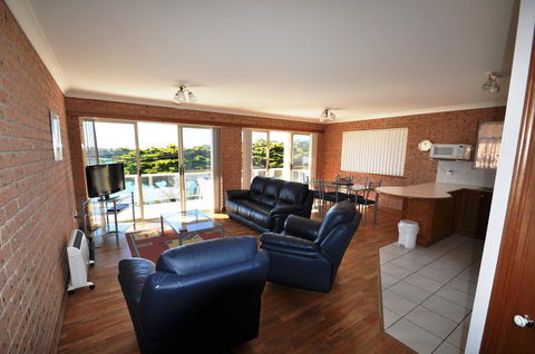 Grand Pacific 1 - Unit 4 - Accommodation Bookings 2