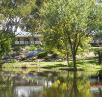 Granite Gardens Cottages  Lake Retreat