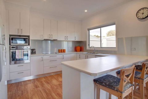Grey On The Bay - Accommodation Bookings 3